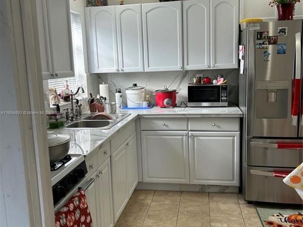 3303 NW 181st St, Miami Gardens FL 33056