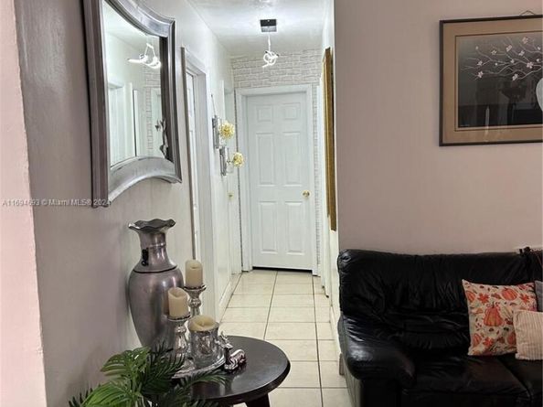 3303 NW 181st St, Miami Gardens FL 33056