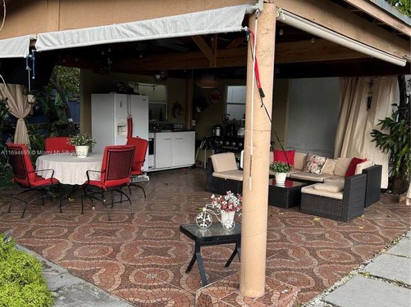 3303 NW 181st St, Miami Gardens FL 33056