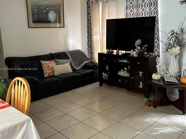 3303 NW 181st St, Miami Gardens FL 33056