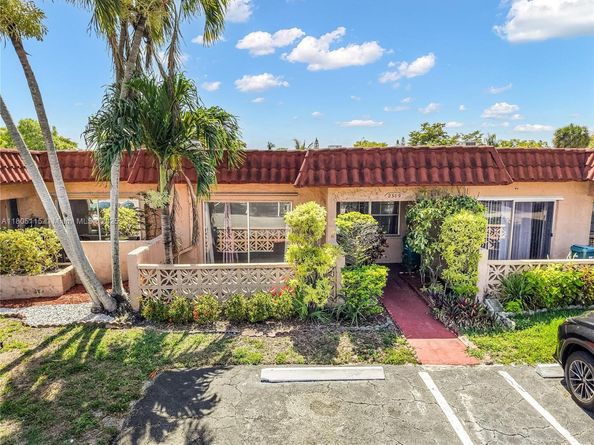 2309 SW 81st Ter 5, North Lauderdale FL 33068