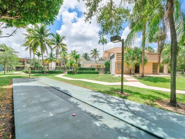 8261 SW 128th St 215, Pinecrest FL 33156