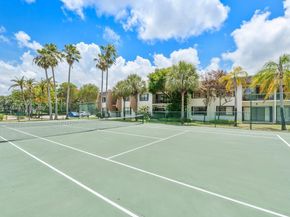 8261 SW 128th St 215, Pinecrest FL 33156