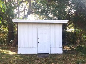 3072 NW 58th  St, Miami FL 33142