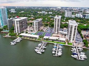 1901 Brickell Ave B2205, Miami FL 33129