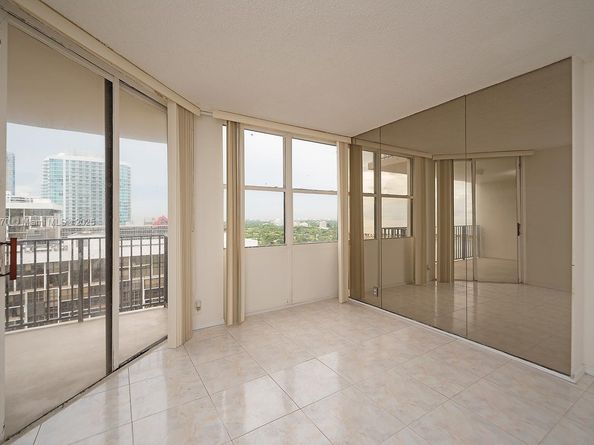 1901 Brickell Ave B2205, Miami FL 33129