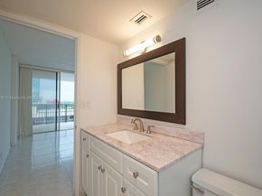 1901 Brickell Ave B2205, Miami FL 33129