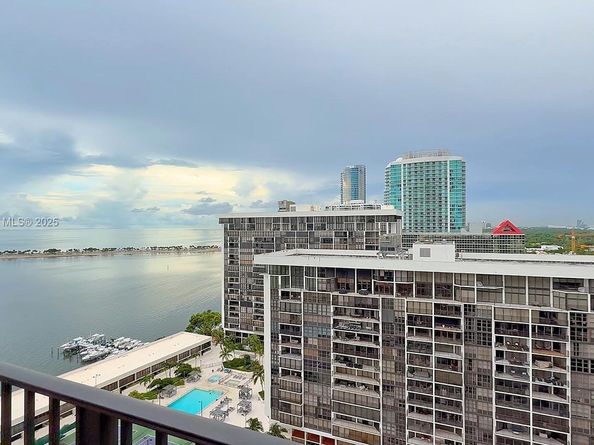 1901 Brickell Ave B2205, Miami FL 33129