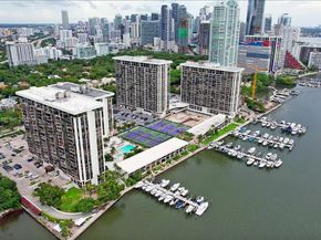 1901 Brickell Ave B2205, Miami FL 33129