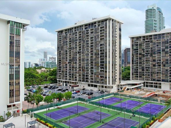 1901 Brickell Ave B2205, Miami FL 33129