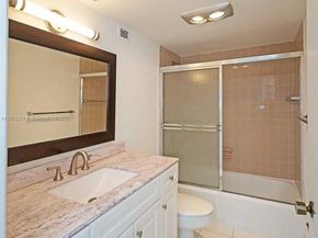 1901 Brickell Ave B2205, Miami FL 33129