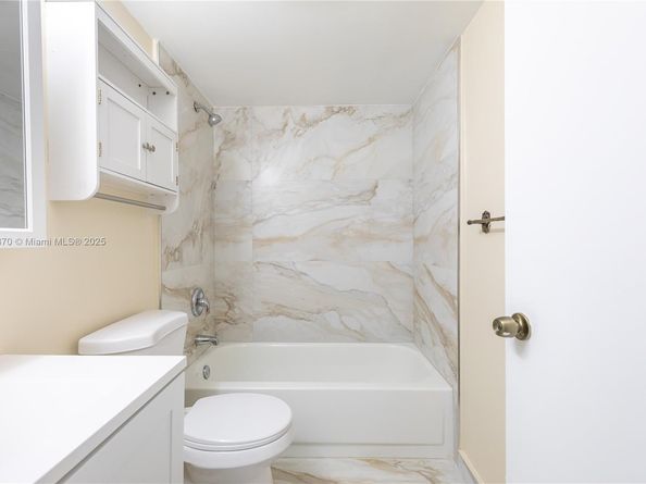 1700 NW N River Dr 708, Miami FL 33125