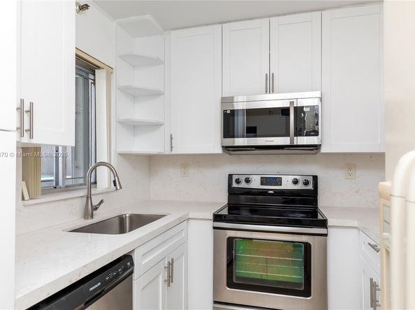 1700 NW N River Dr 708, Miami FL 33125