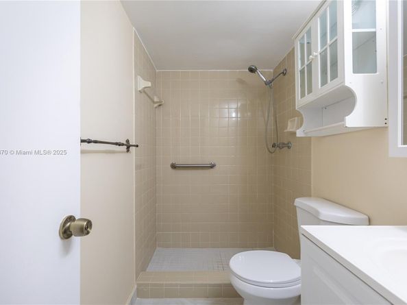 1700 NW N River Dr 708, Miami FL 33125