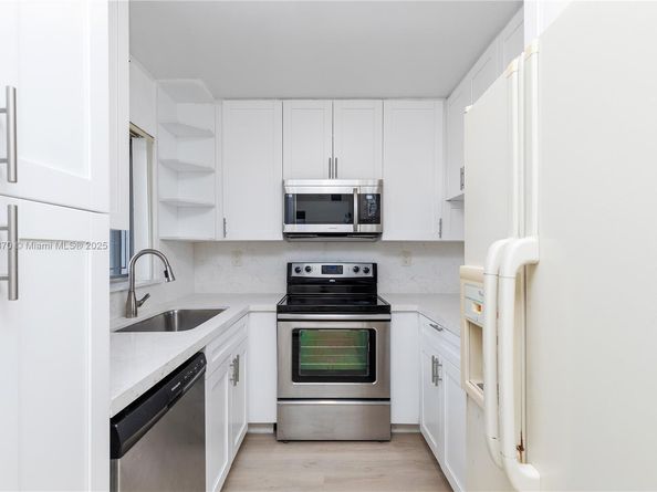 1700 NW N River Dr 708, Miami FL 33125