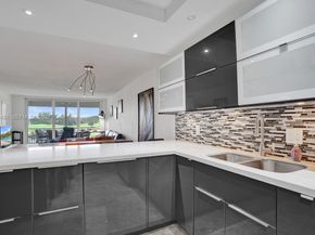 2681 S Course Dr 204, Pompano Beach FL 33069