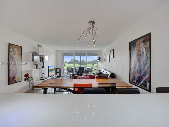 2681 S Course Dr 204, Pompano Beach FL 33069