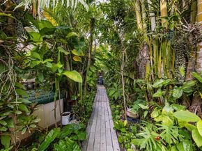 37 NE 44th St, Miami FL 33137