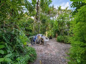 37 NE 44th St, Miami FL 33137