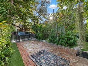 37 NE 44th St, Miami FL 33137