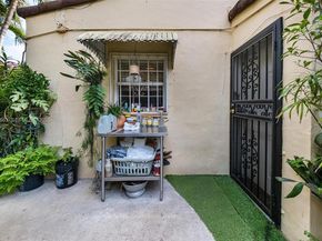 37 NE 44th St, Miami FL 33137