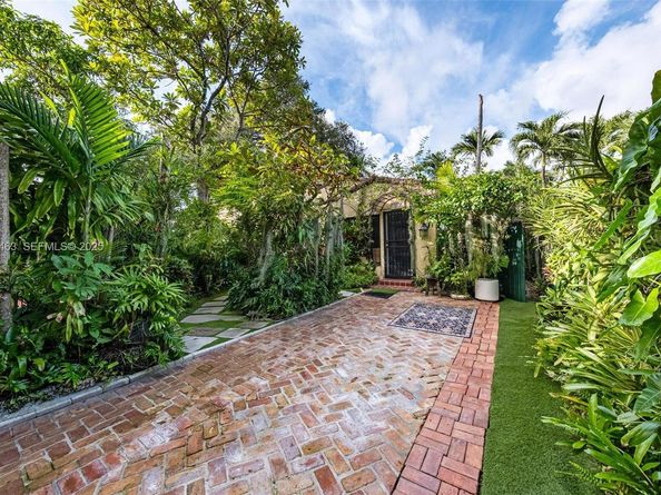 37 NE 44th St, Miami FL 33137