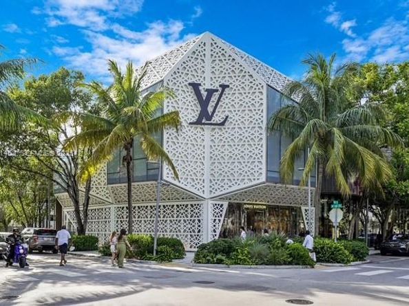 37 NE 44th St, Miami FL 33137