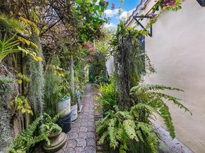 37 NE 44th St, Miami FL 33137