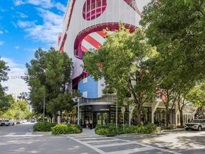 37 NE 44th St, Miami FL 33137