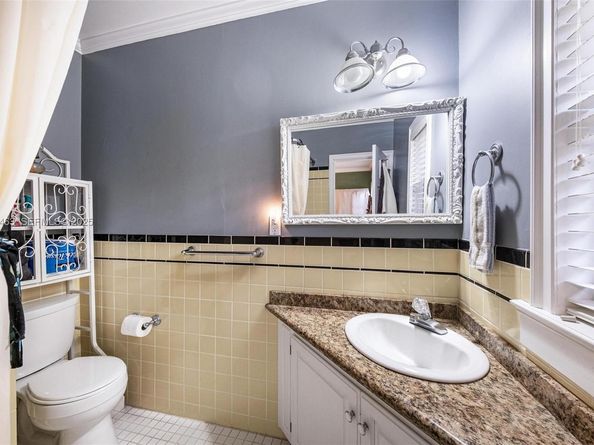 37 NE 44th St, Miami FL 33137