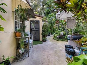 37 NE 44th St, Miami FL 33137