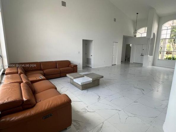 13840 NW 20th St, Pembroke Pines FL 33028