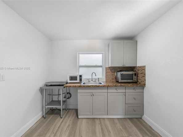 662 Tamiami Blvd, Miami FL 33144