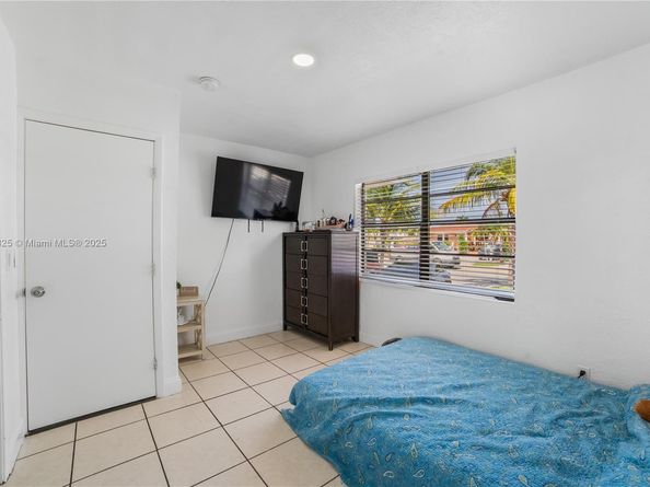 662 Tamiami Blvd, Miami FL 33144