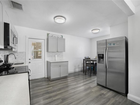662 Tamiami Blvd, Miami FL 33144