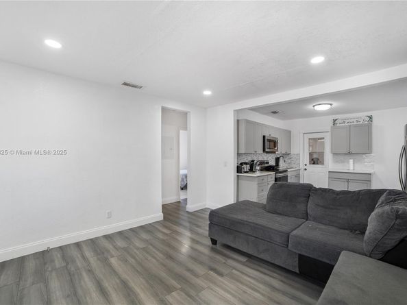 662 Tamiami Blvd, Miami FL 33144