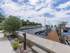 3581 E Glencoe St 203, Miami FL 33133
