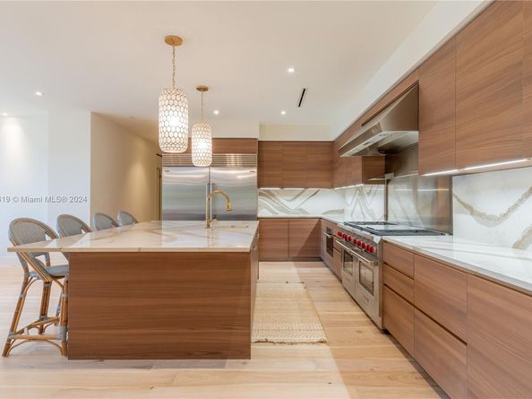 3581 E Glencoe St 203, Miami FL 33133