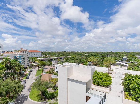 3581 E Glencoe St 203, Miami FL 33133