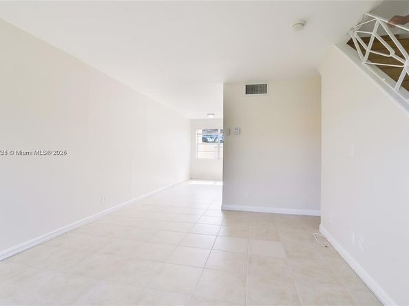 4668 NW 9th Dr 4668, Plantation FL 33317