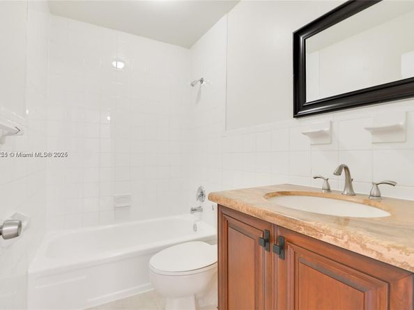 4668 NW 9th Dr 4668, Plantation FL 33317