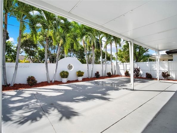 15974 SW 71st Ter, Miami FL 33193