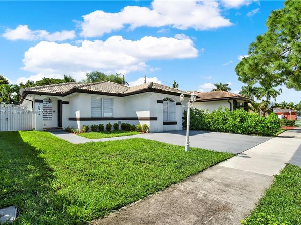 15974 SW 71st Ter, Miami FL 33193