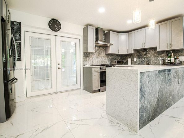 5601 SW 38th St, Davie FL 33314