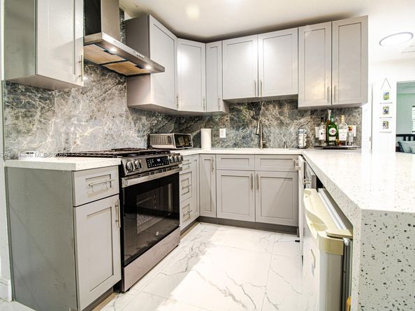 5601 SW 38th St, Davie FL 33314