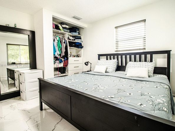 5601 SW 38th St, Davie FL 33314