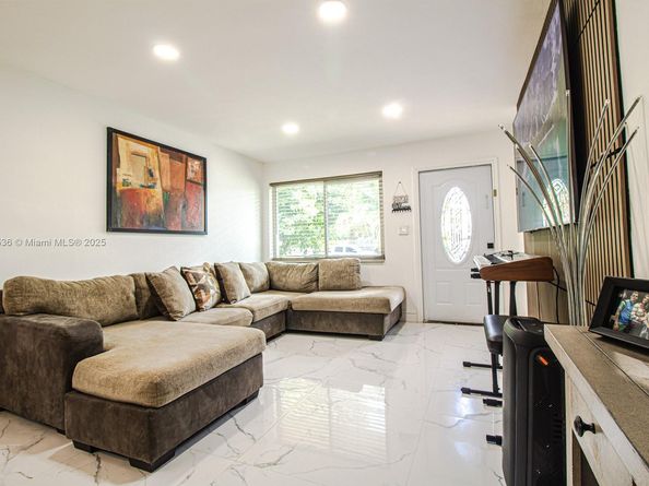 5601 SW 38th St, Davie FL 33314
