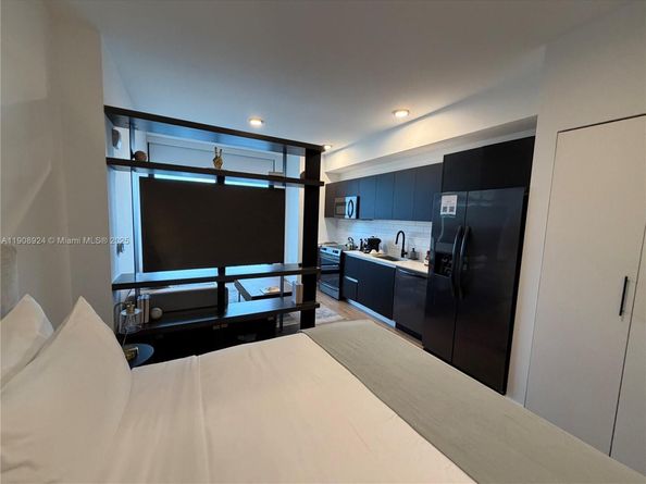 398 NE 5th St 4516, Miami FL 33132