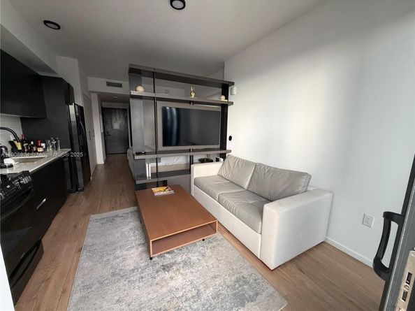 398 NE 5th St 4516, Miami FL 33132