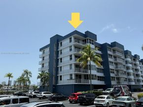 16570 NE 26th Ave 6B, North Miami Beach FL 33160